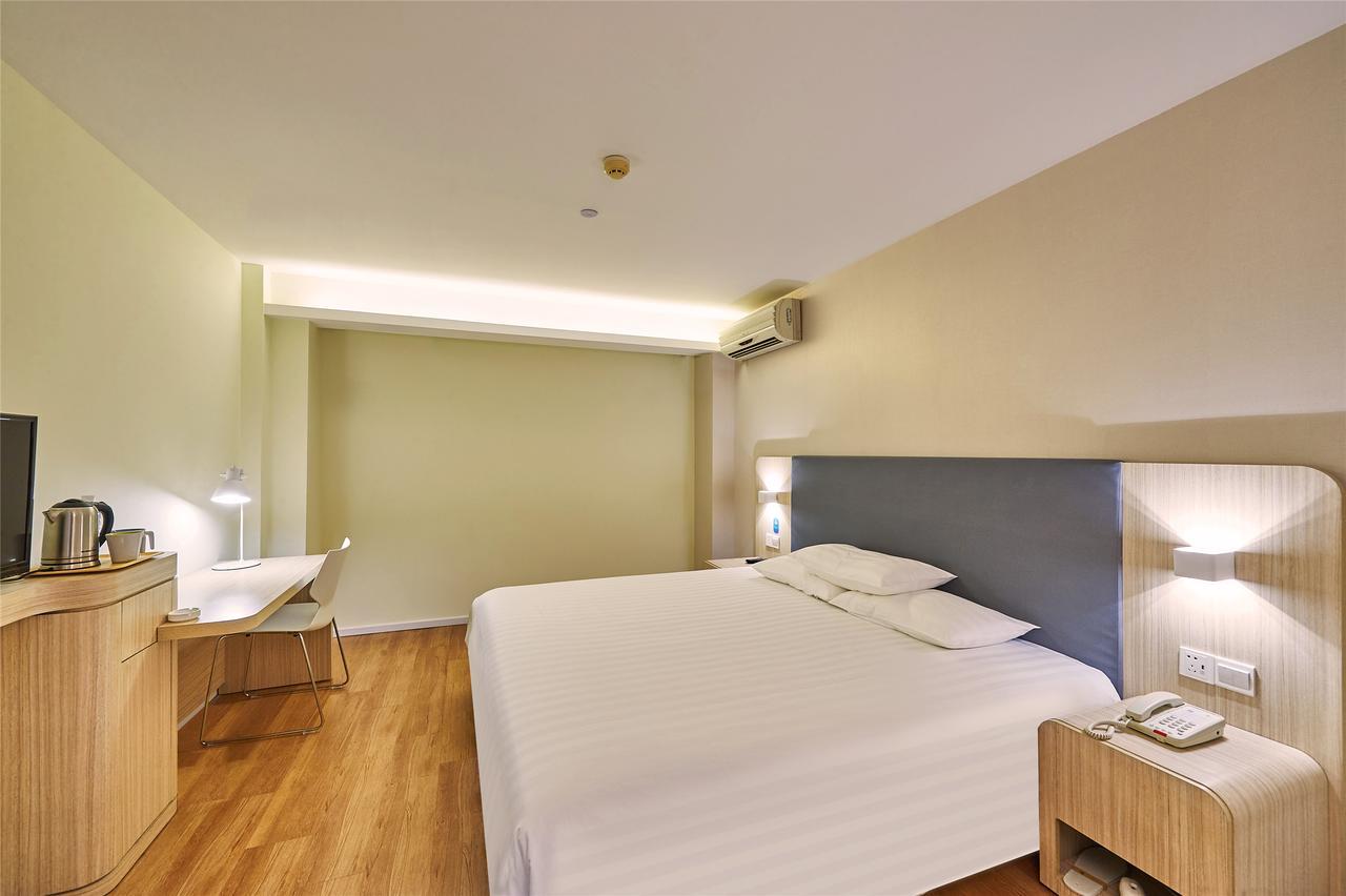Hanting Express Kaiyuan Jiefang Road Diaobingshan Bagian luar foto